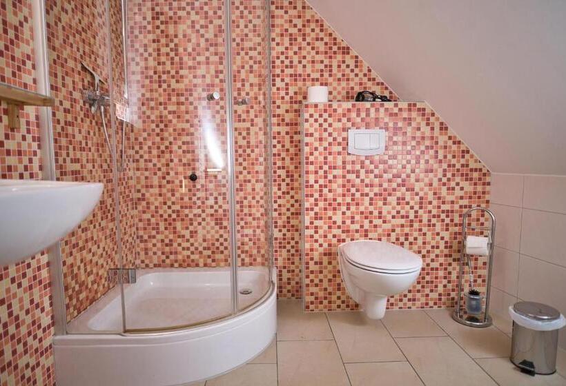 غرفة دوبلكس, Zum Goldenen Anker