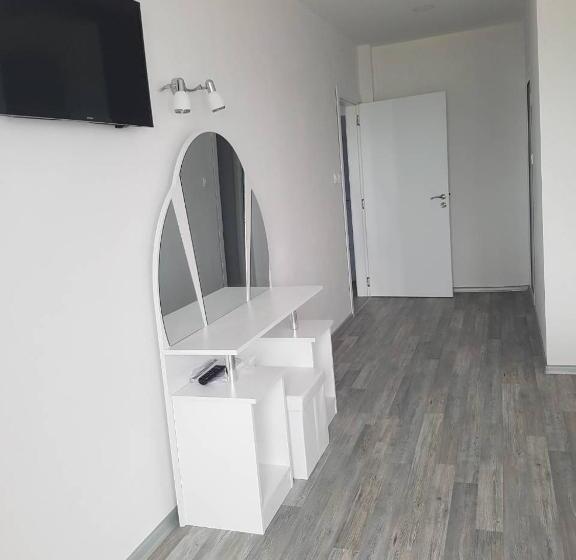 شقة غرفة واحدة مطلة على البحر, Guest House Evtimov