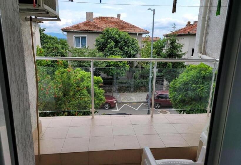 شقة غرفة نوم واحدة مزودة بشُرفة, Guest House Evtimov