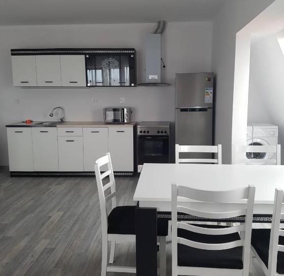 شقة غرفة واحدة مطلة على البحر, Guest House Evtimov