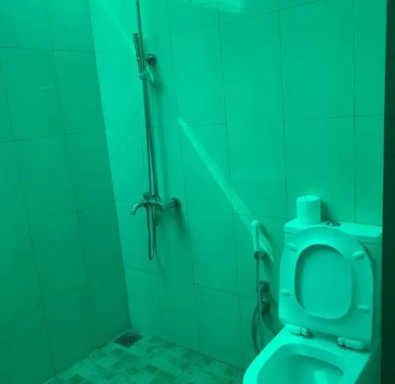 اتاق اکونومی, Neli Guests House
