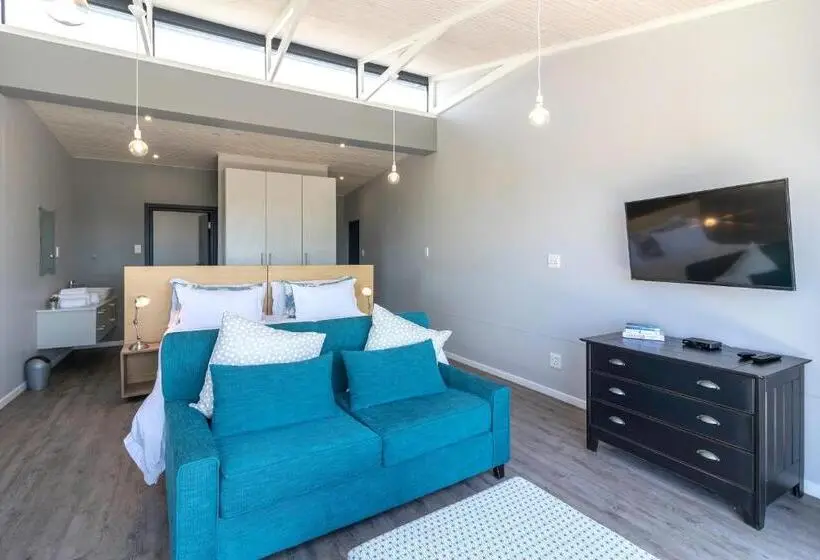 オーシャンビューデラックスルーム, Sky Blue Guest House