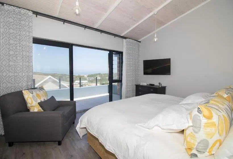 オーシャンビューデラックスルーム, Sky Blue Guest House