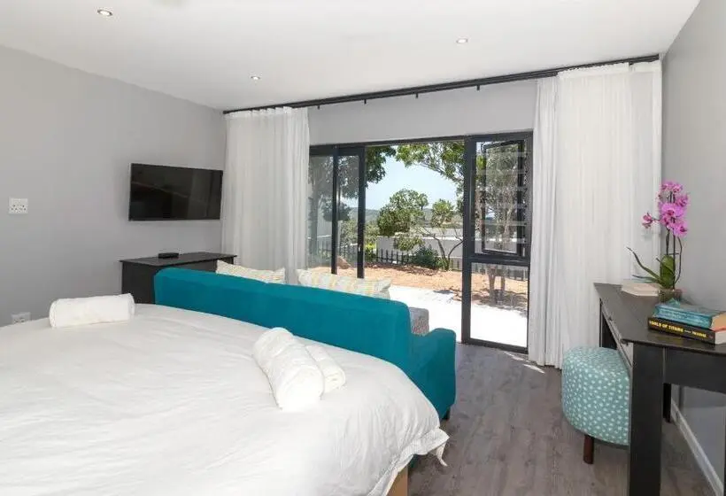 オーシャンビューデラックスルーム, Sky Blue Guest House