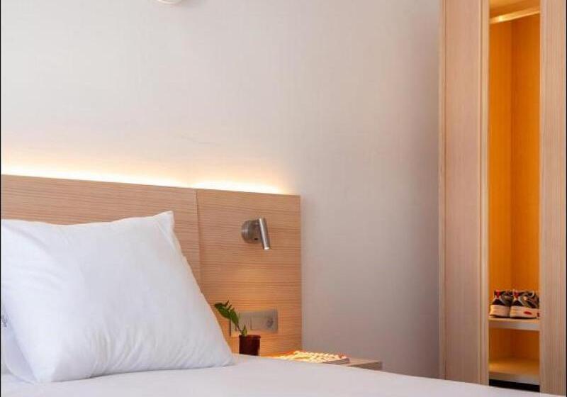 غرفة قياسية لذوى الاحتياجات الخاصة, Bande Hotel Osaka