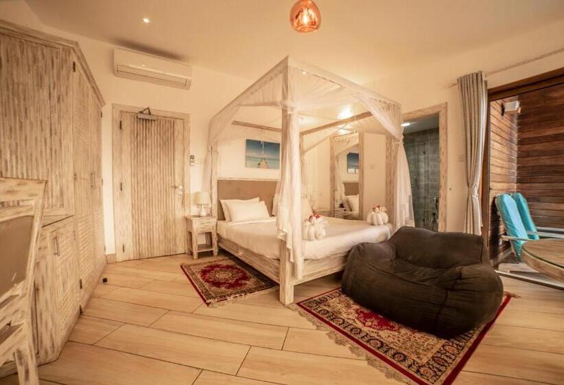 اتاق لوکس با بالکن و چشمانداز دریا, Jumeirah Beachfront