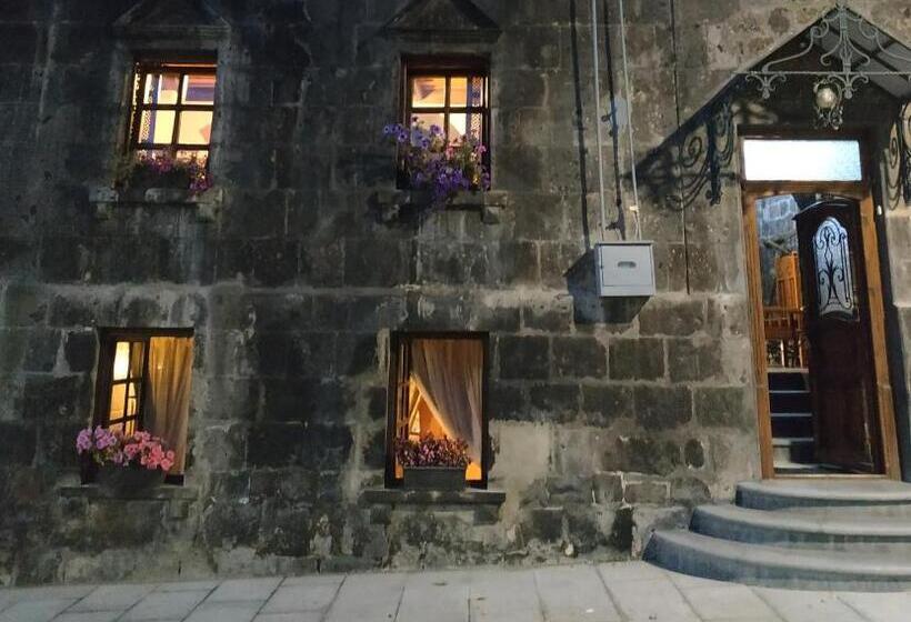 سوییت, Hye Aspet հայ ասպետ