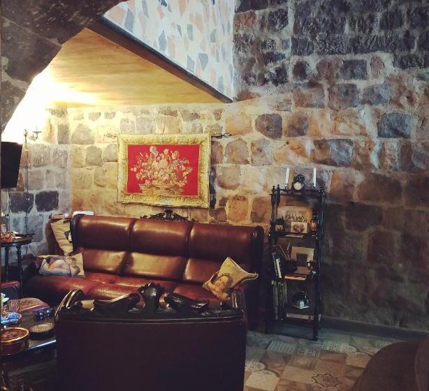 سوییت, Hye Aspet հայ ասպետ