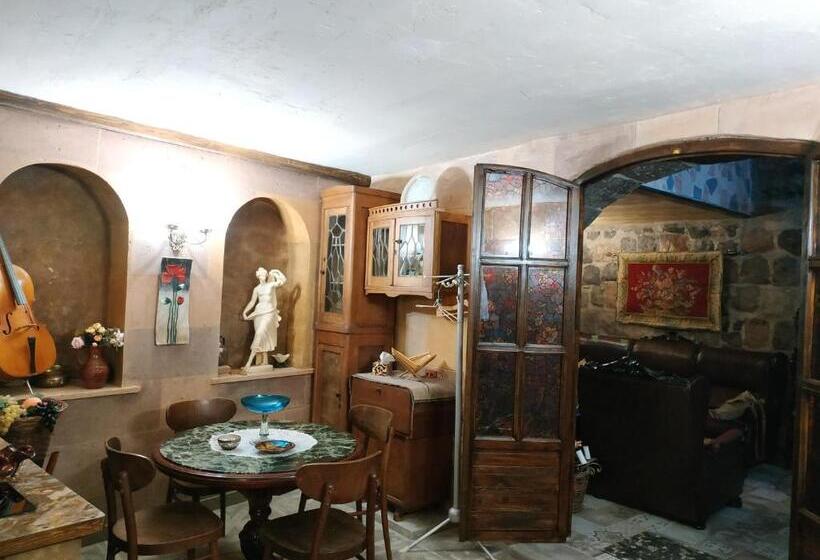 سوییت, Hye Aspet հայ ասպետ