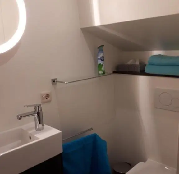 اتاق سوپریور, Rooms On Water