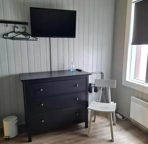 اتاق استاندارد سه تخته با سرویس بهداشتی مشترک, Lava Guesthouse