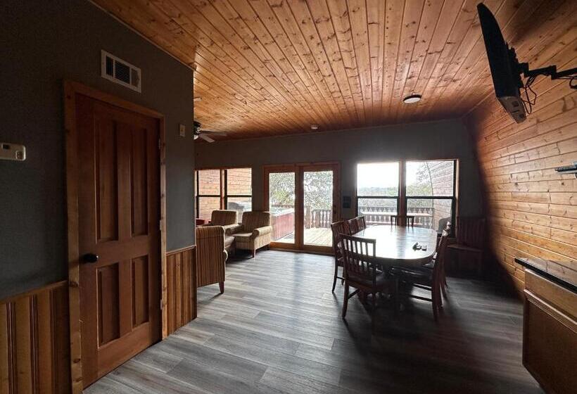 בקתה, Canyon Lakeview Resort