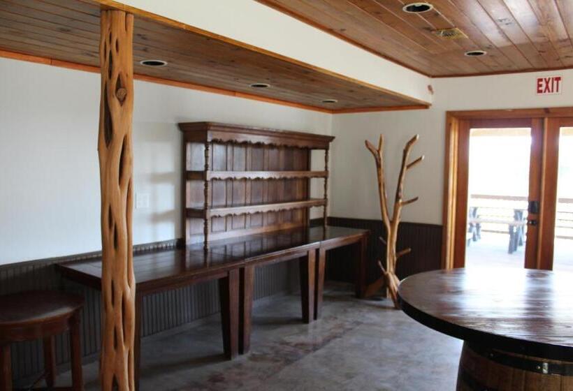 בקתה, Canyon Lakeview Resort