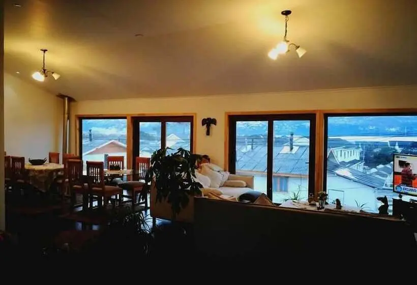スタンダードルーム, Hostal Akainij