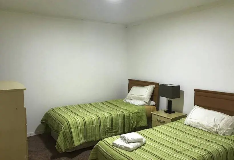 スタンダードルーム, Hostal Akainij