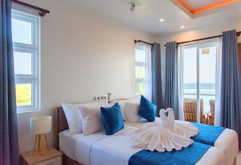 Camera Deluxe Vista Mare, Reef Edge Thulusdhoo, Maldives