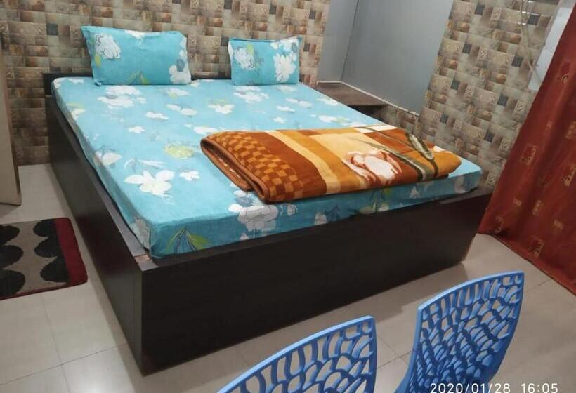 Standardrum, Radha Deo Guest House