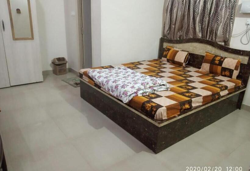 Deluxe Rum, Radha Deo Guest House