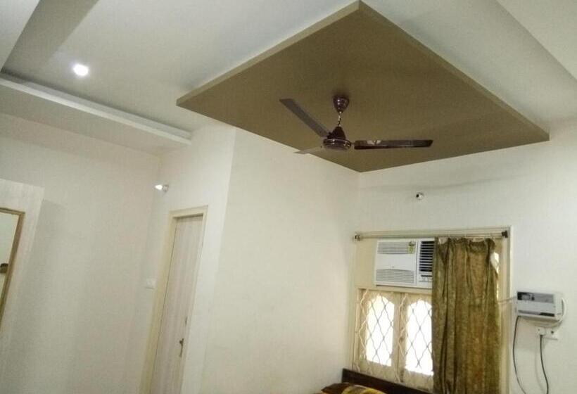 Deluxe Rum, Radha Deo Guest House