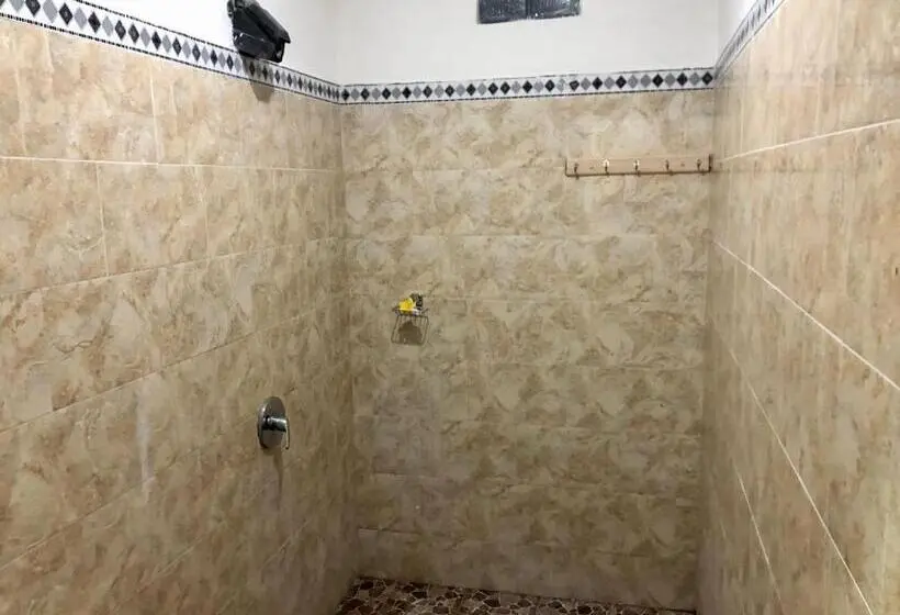 اتاق لوکس, The Nau Home