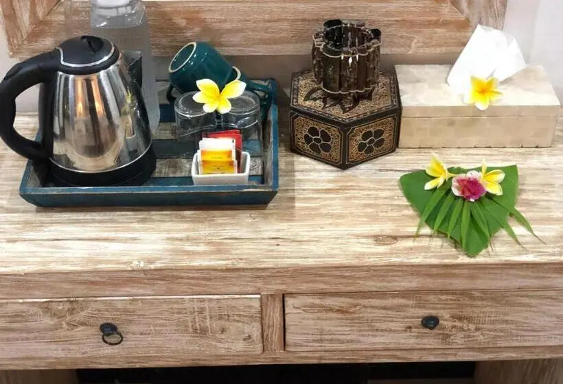 اتاق لوکس, The Nau Home