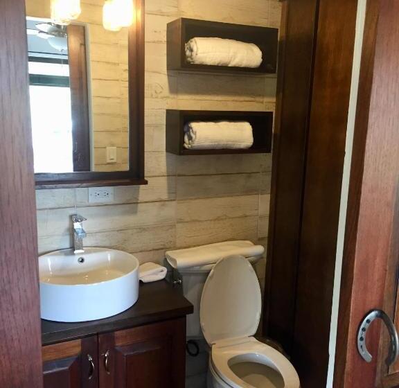 غرفة عائلية, El Granero De Frida