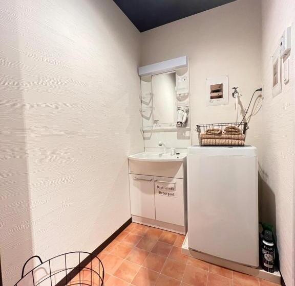 חדר משפחתי, Kiyomori No Baika