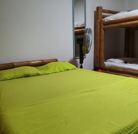 غرفة قياسية ثلاثية, Santiago Dc Hostal