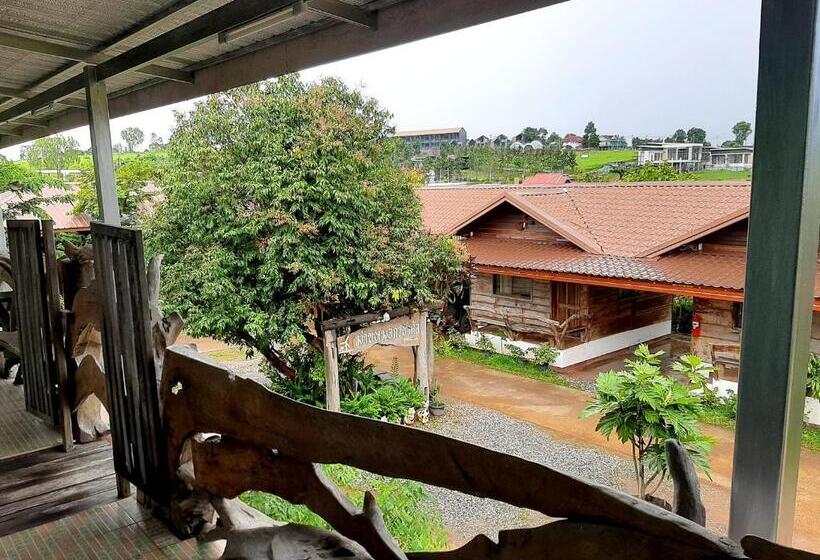 Fyrbädds Standardrum, Maan Mork Khao Kho