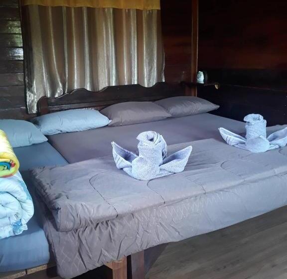 Fyrbädds Standardrum, Maan Mork Khao Kho