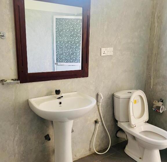 デラックスルーム, Royal Ace Unawatuna