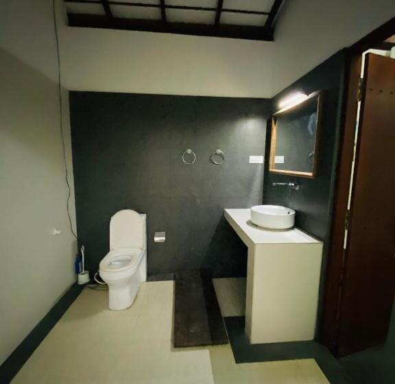 スーペリアファミリールーム, Royal Ace Unawatuna