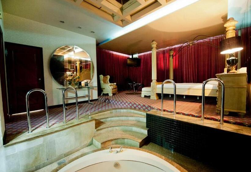 高级房间带漩涡浴缸, Eden Motel