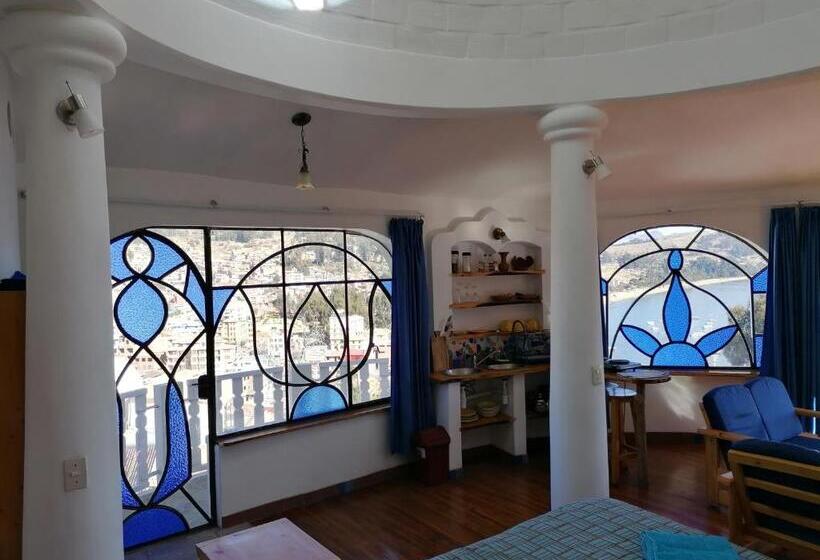 سوییت لوکس, Hostal Las Olas