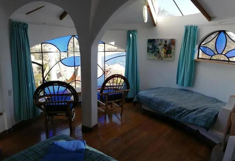سوییت جونیور, Hostal Las Olas