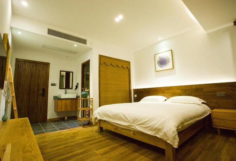 Standardrum King Size Säng, Wally House青山惠风民宿