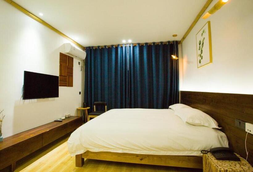 Standardrum King Size Säng, Wally House青山惠风民宿