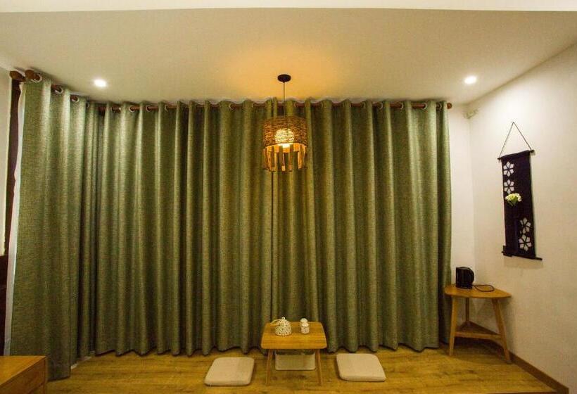 Standardrum King Size Säng, Wally House青山惠风民宿