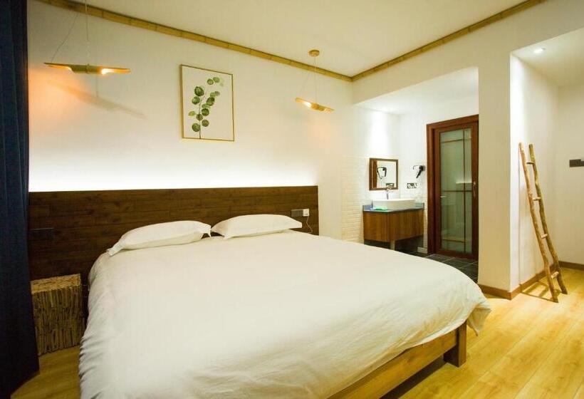 Standardrum King Size Säng, Wally House青山惠风民宿