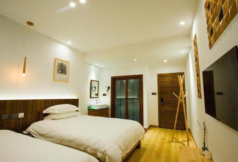 Standardrum, Wally House青山惠风民宿