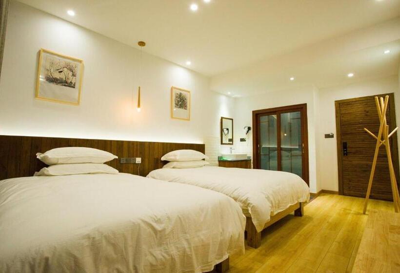 Standardrum, Wally House青山惠风民宿