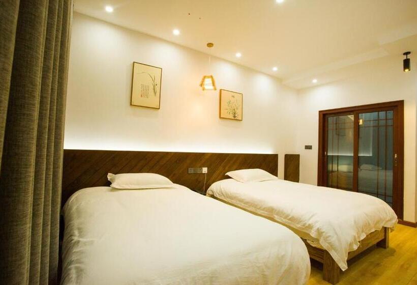 Standardrum, Wally House青山惠风民宿