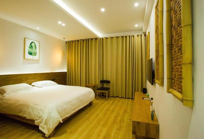 Standardrum King Size Säng, Wally House青山惠风民宿