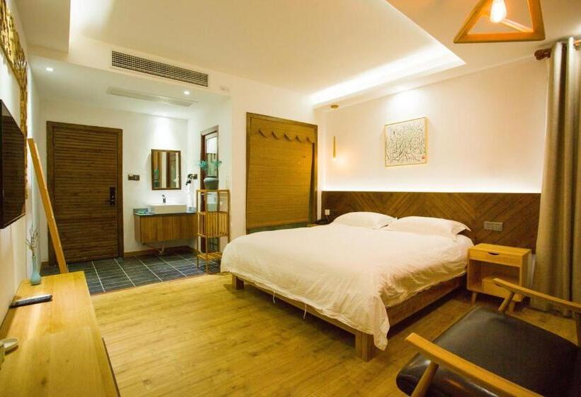 Standardrum King Size Säng, Wally House青山惠风民宿