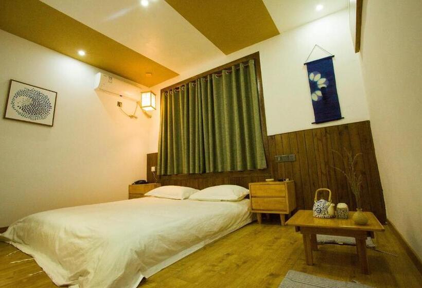 Standardrum King Size Säng, Wally House青山惠风民宿