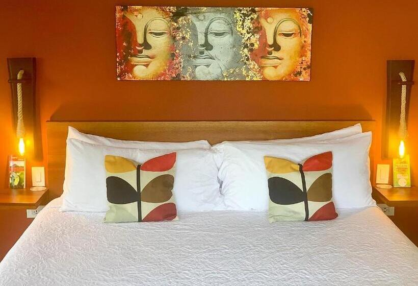 ‫فيلا غرفة نوم واحدة, Nature's Edge Boutique