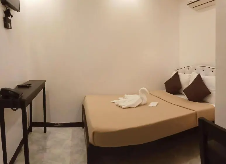 デラックススタジオ, Amax Inn Cebu