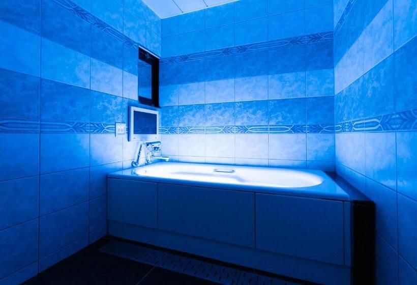 غرفة قياسية, Perrier