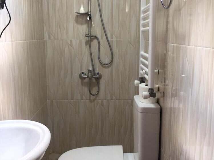 اتاق لوکس با چشمانداز باغ, City