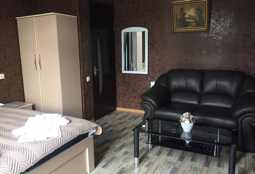 اتاق لوکس با چشم‌انداز باغ, City